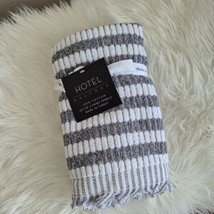 Hotel Balfour Turkish cotton Gray & White Hand Towels (set of 2pc)